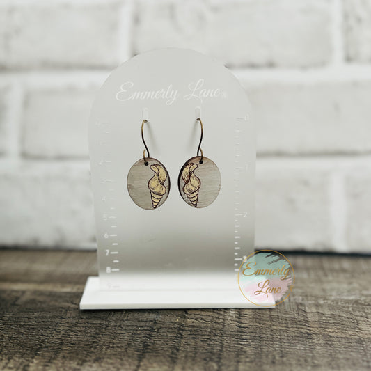 Beach themed Earrings- Seashell